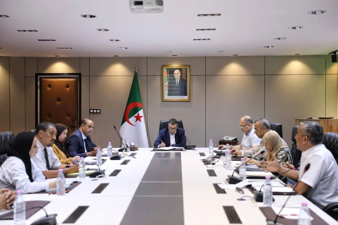 سحب الحافلات المتهالكة وتجديد الحظيرة الوطنية على مرحلتين
