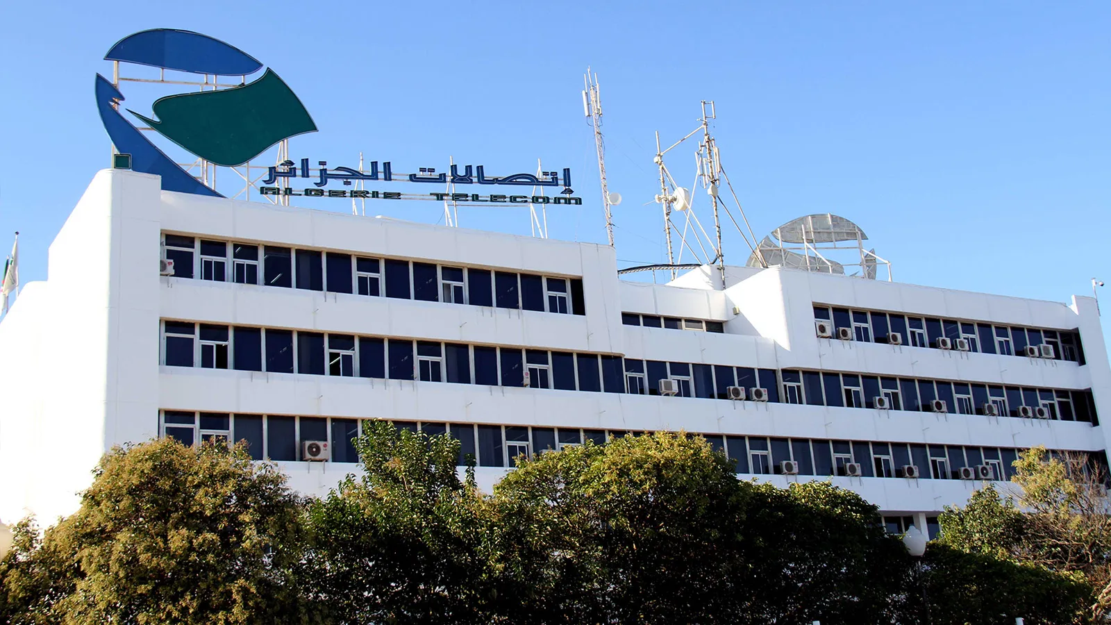 اتصالات الجزائر تقدم عرضا حصريا للاتصال بالانترنت فائق السرعة