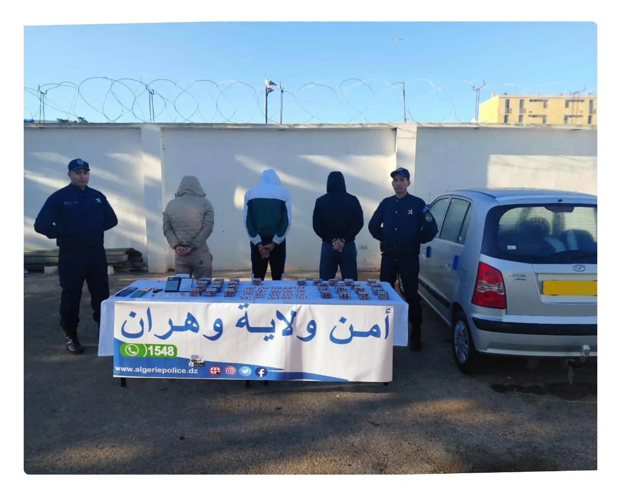 وهران: توقيف 3 أشخاص وحجز 8400 قرص مهلوس وكوكايين