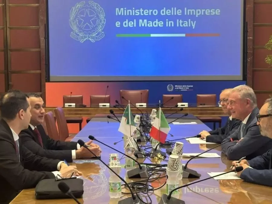 مذكرة تفاهم جزائرية-إيطالية لتعزيز التعاون البريدي واللاسلكي