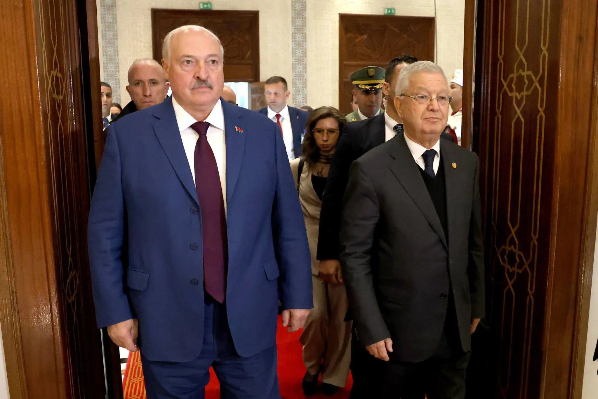 رئيس بيلاروسيا يغادر الجزائر
