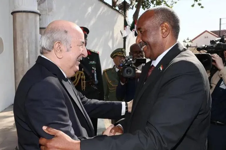 رئيس مجلس السيادة السوداني يهنئ الرئيس تبون بمناسبة ذكرى اندلاع الثورة