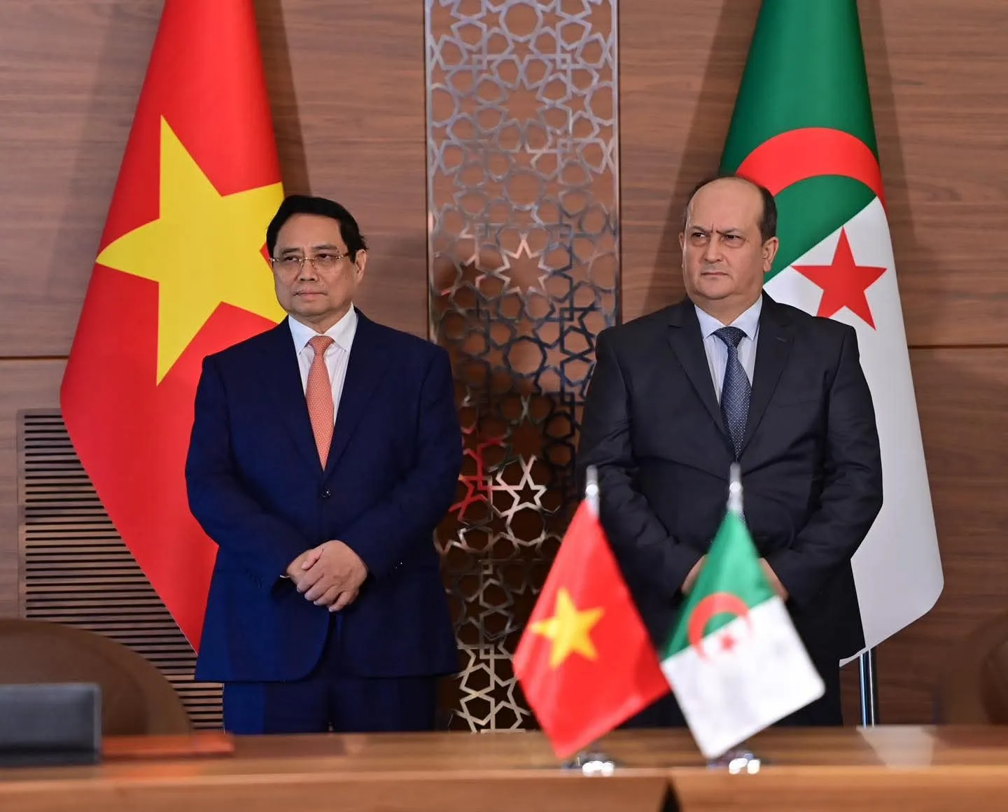 التوقيع على عدة اتفاقيات تعاون بين شركات جزائرية وفيتنامية