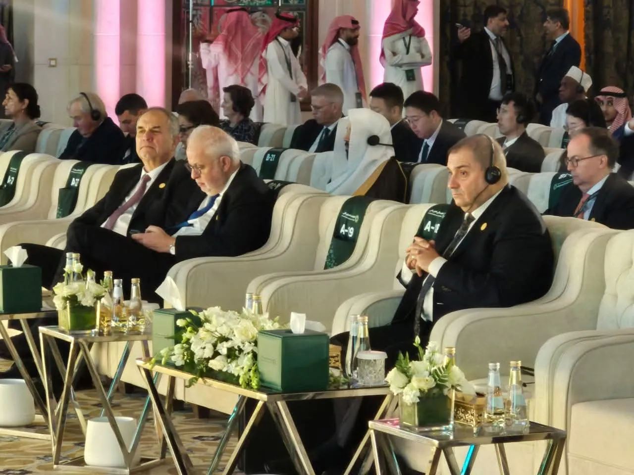 وزير العدل يطلع على أحدث التجارب والتطبيقات العملية في تطويرالأداء القضائي