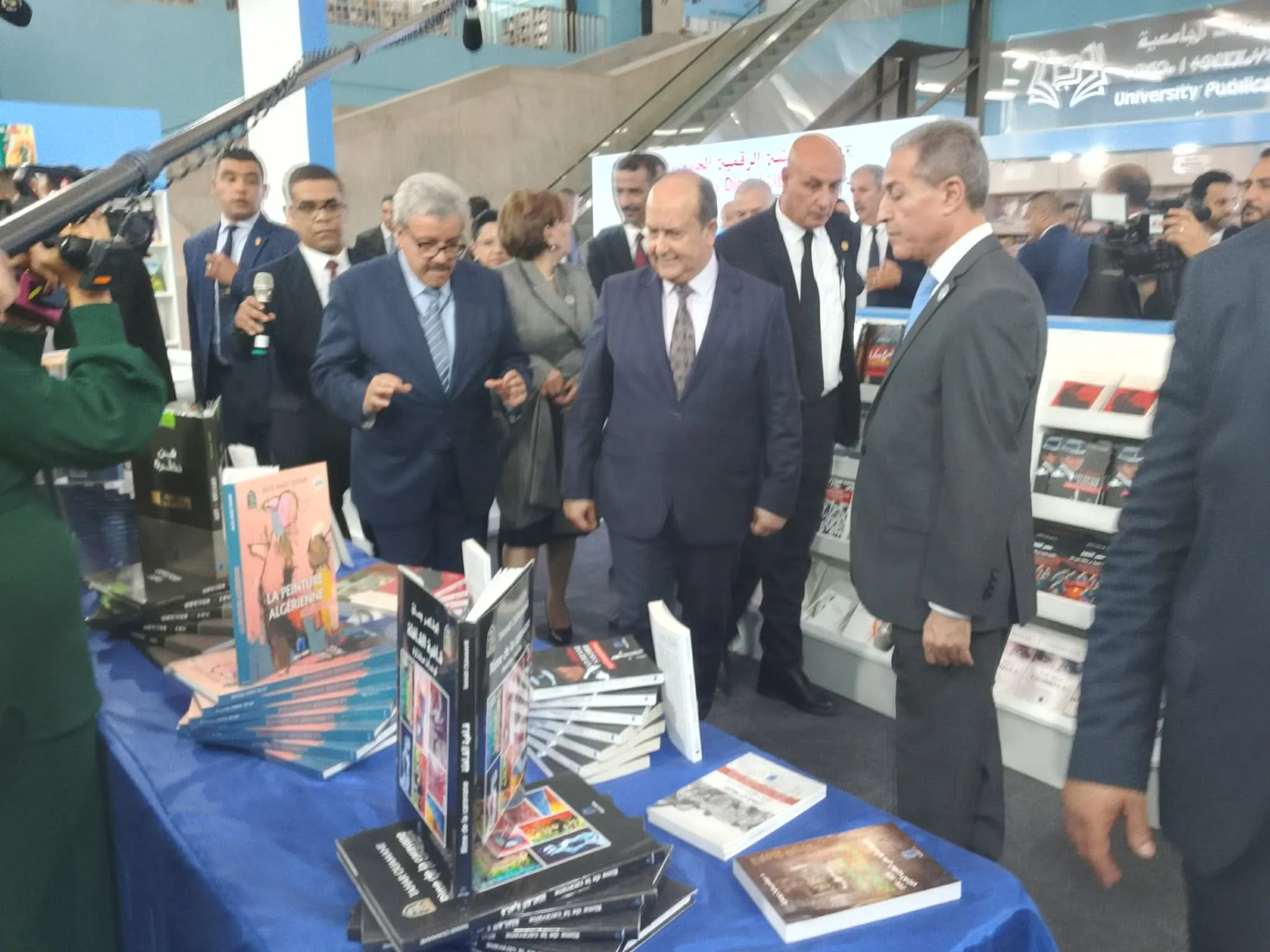 الوزير الأول يشرف على افتتاح الطبعة الـ 28 لصالون الجزائر الدولي للكتاب