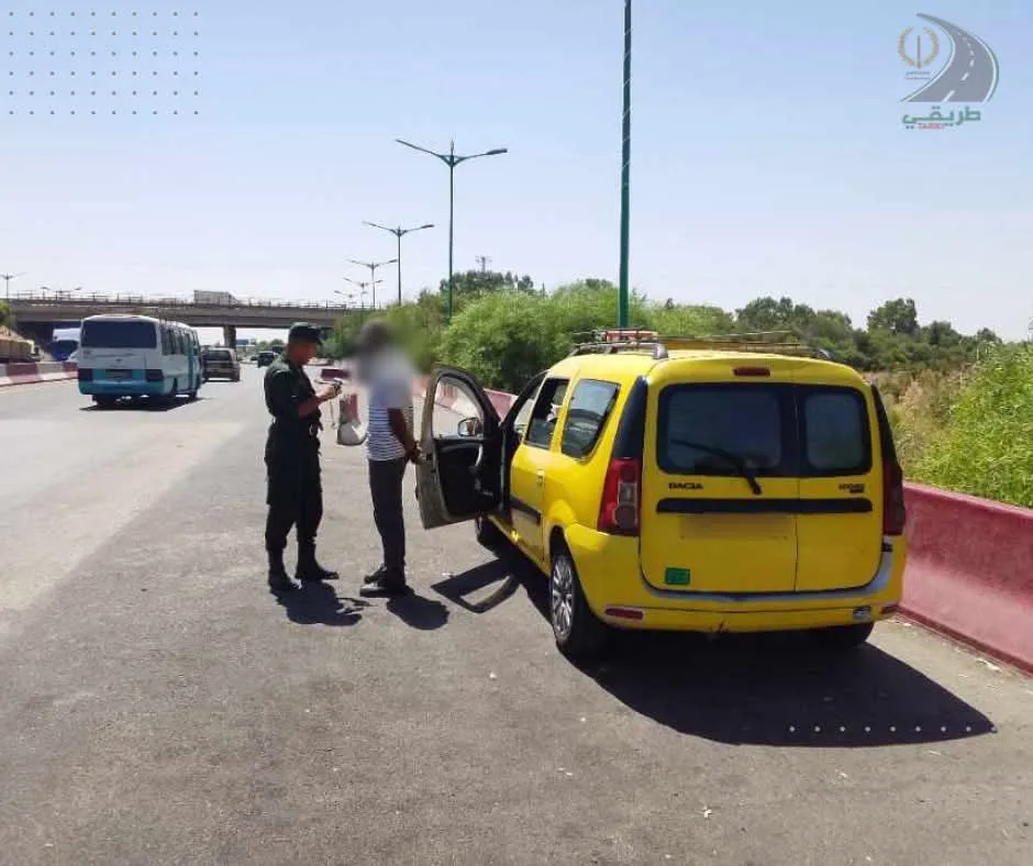 الدرك الوطني يوقف سائق أجرة بعد خلاف مع أحد الركاب على الطريق السيار