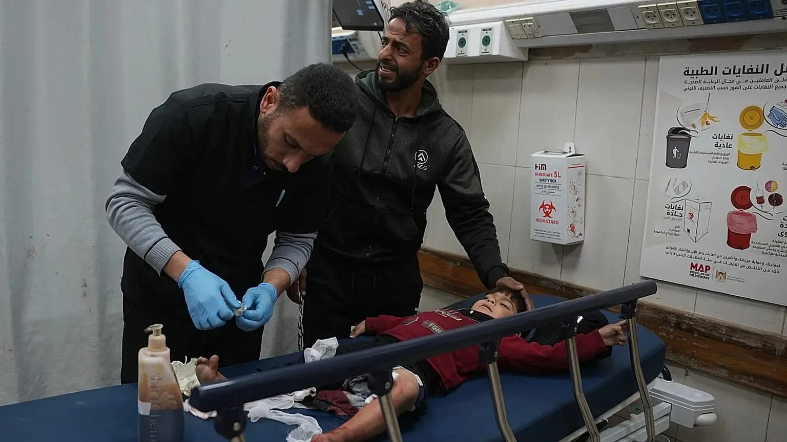 المنظومة الصحية في الضفة الغربية مهددة بعد نفاذ مخزون الأدوية