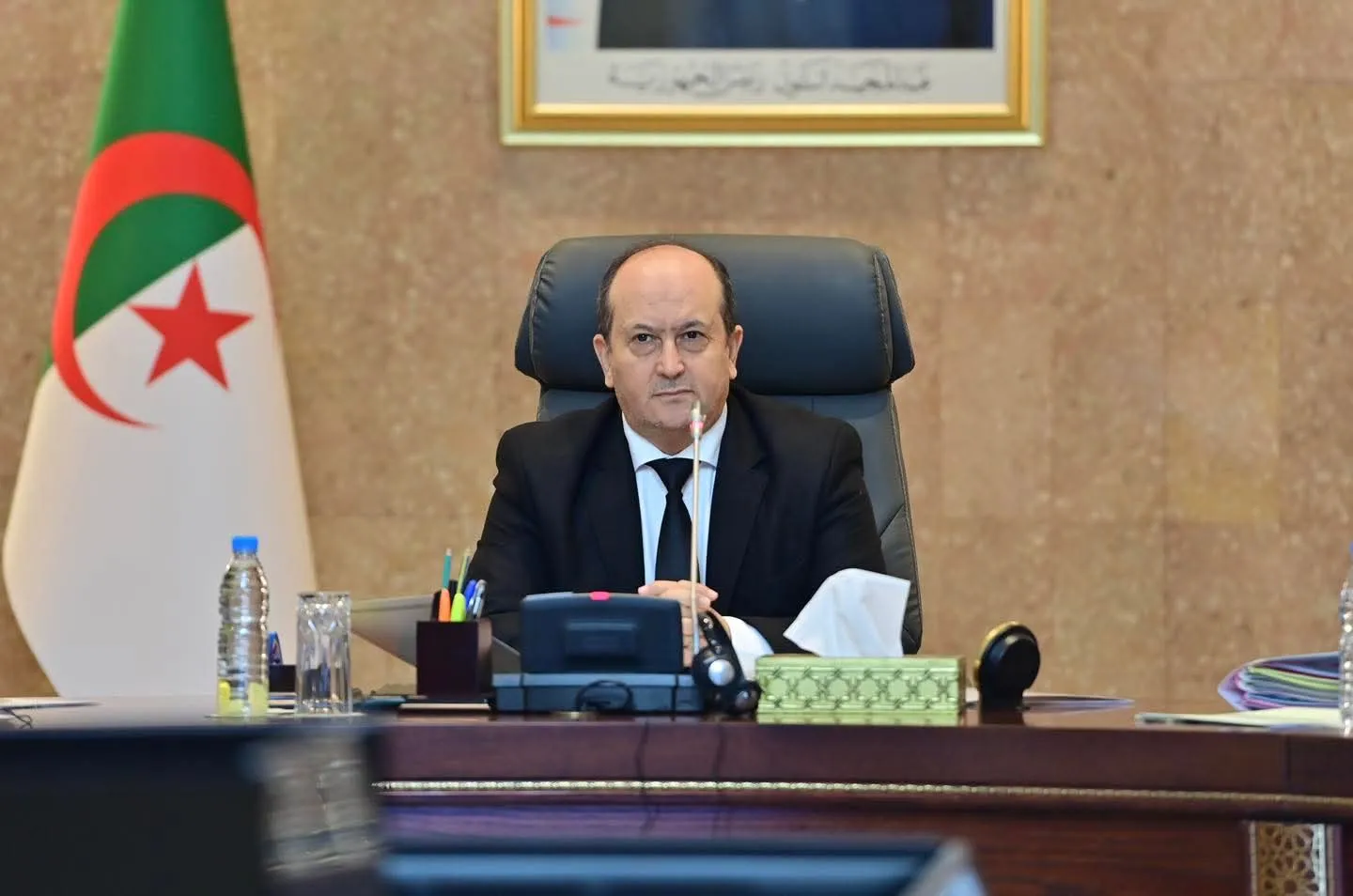 الوزير الأول يترأس اجتماعا للحكومة