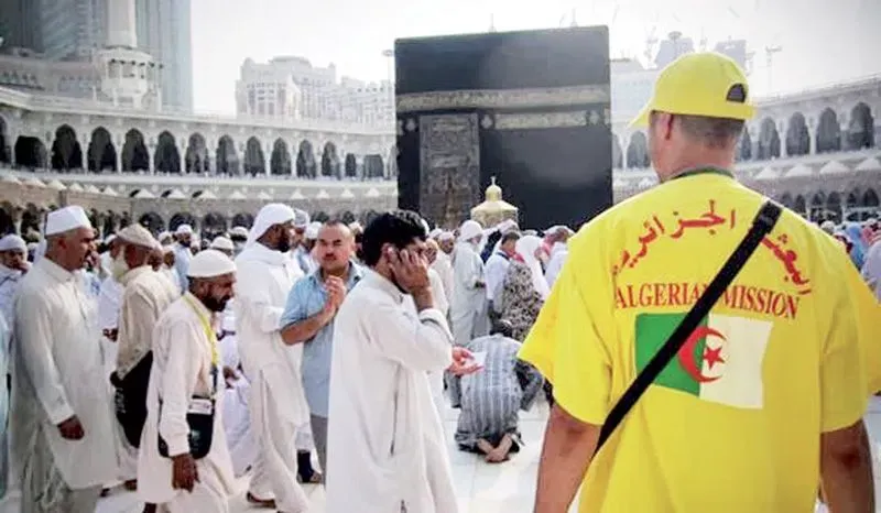 حجز رحلات الحج 2025 عبر بوابة الحج وتطبيق "ركب الحجيج"