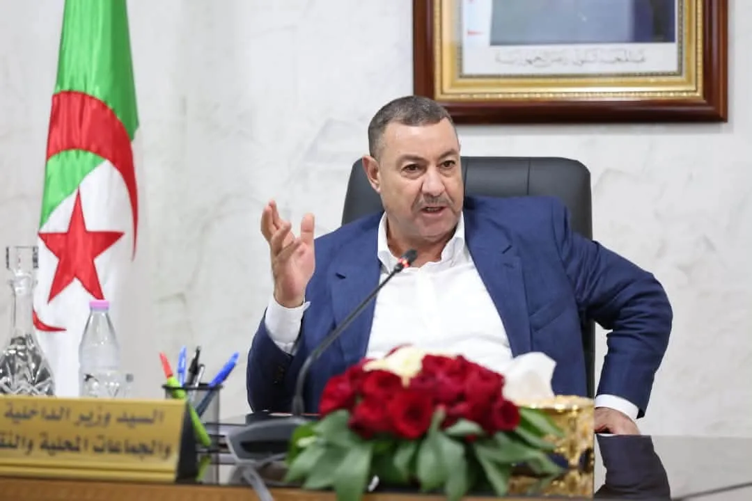 سعيود يجري اجتماع لتسريع التحول الرقمي وتحسين الخدمات العمومية