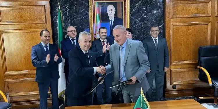 مجمع سونارام والبروفيسور كريم زغيب يوقعان مذكرة تفاهم