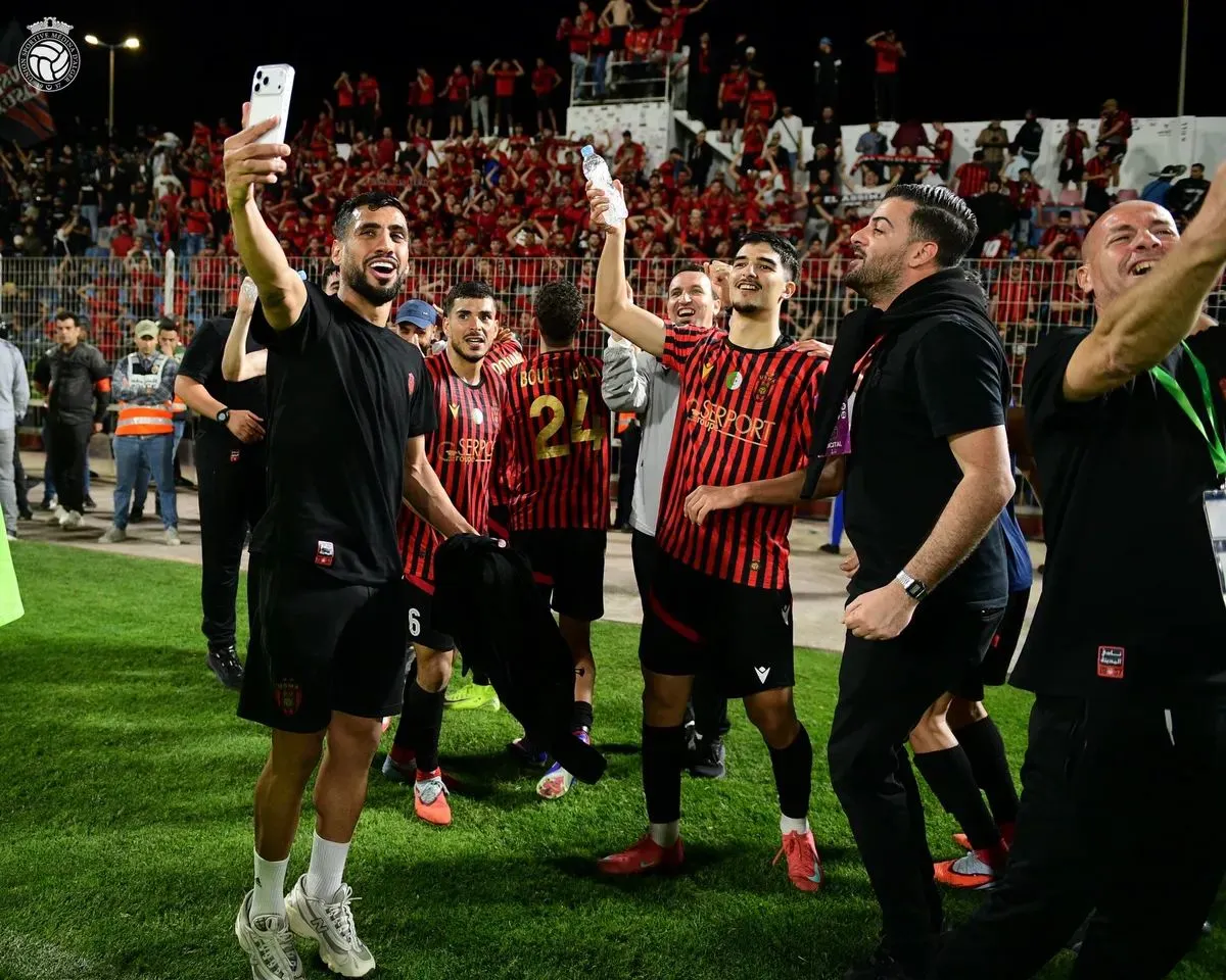 وسط أجواء مشحونة.. اتحاد الجزائر يتأهل إلى نهائي كأس الكاف