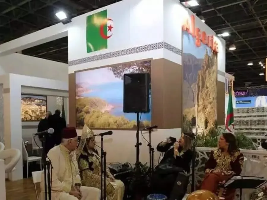 اقبال واسع للمهنيين والمتعاملين السياحيين على جناح الجزائر  بإيطاليا