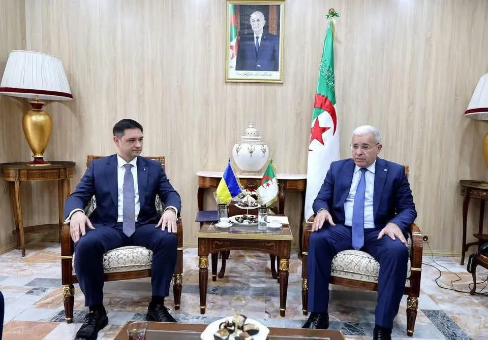 رئيس المجلس الشعبي الوطني يستقبل سفير أوكرانيا لدى الجزائر