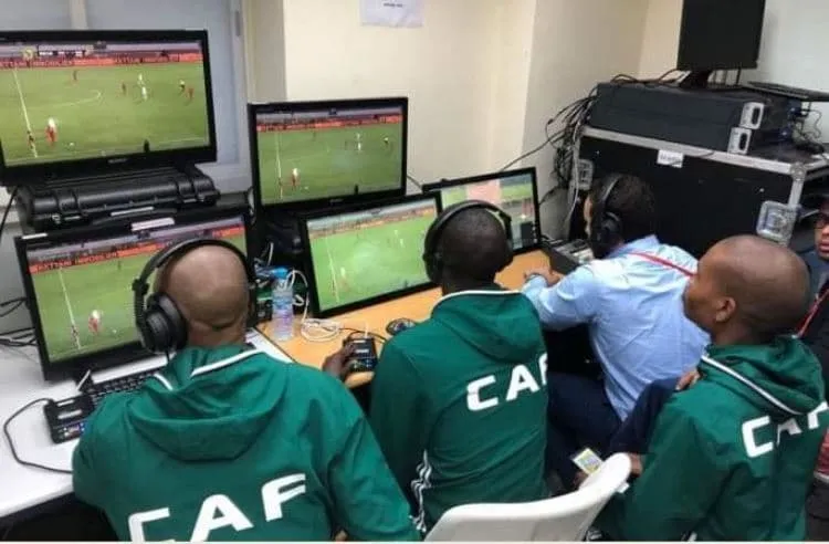 تقنية الفار ابتداء من الدور ربع النهائي رابطة الأبطال وكأس الكونفدرالية
