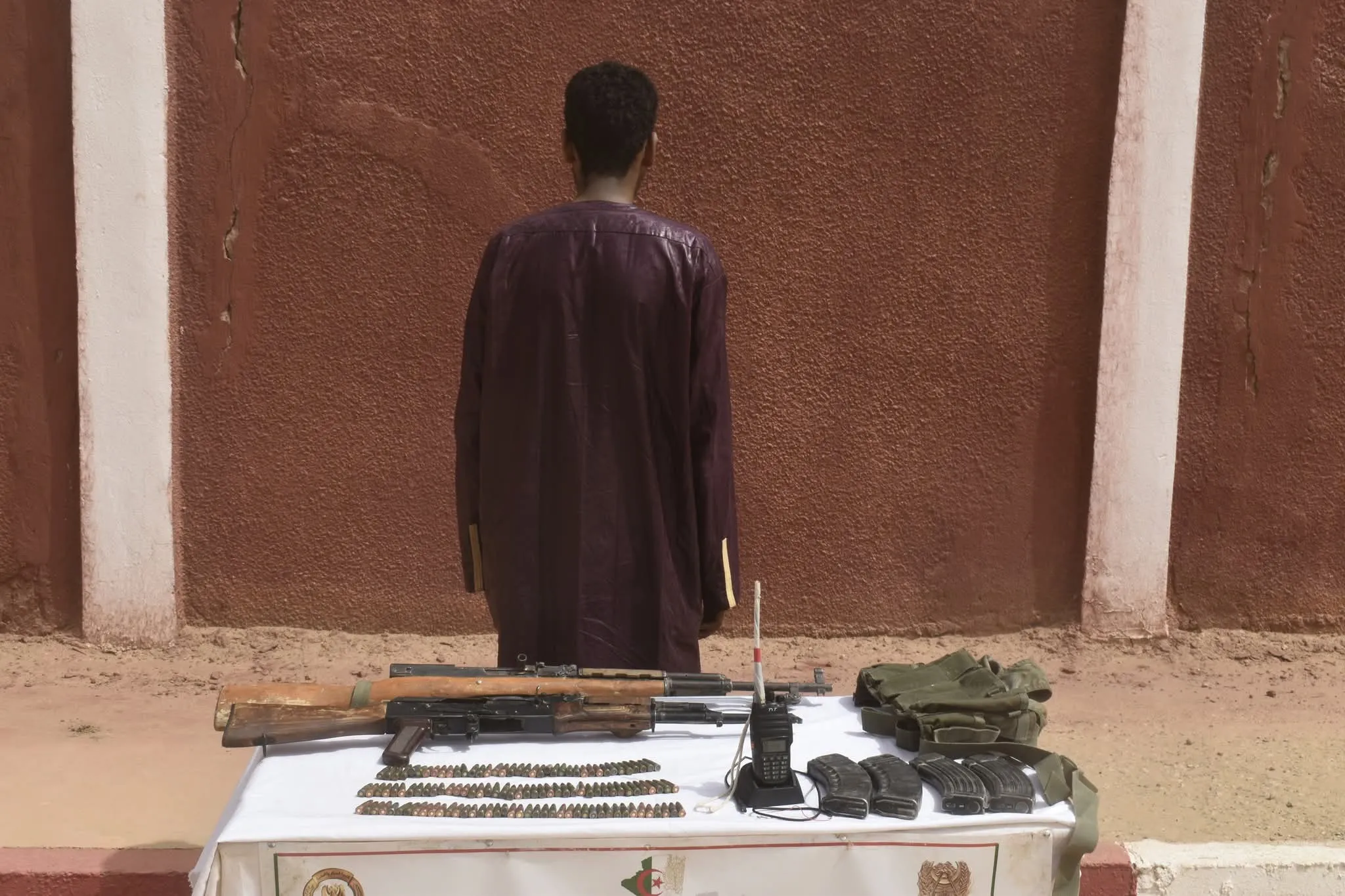 إرهابي يسلم نفسه في برج باجي مختار