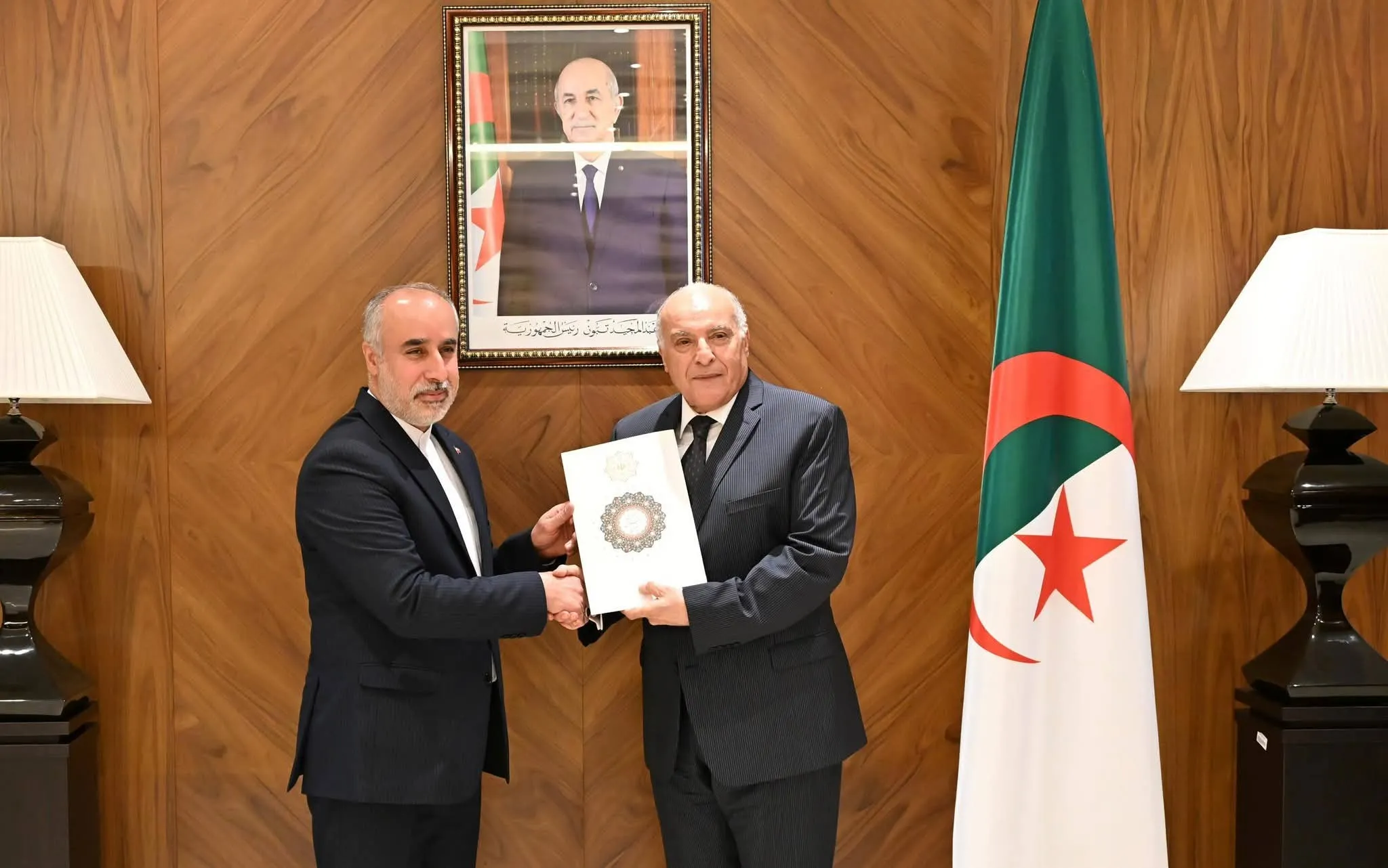 عطاف يستقبل عدد من سفراء الدول الجدد