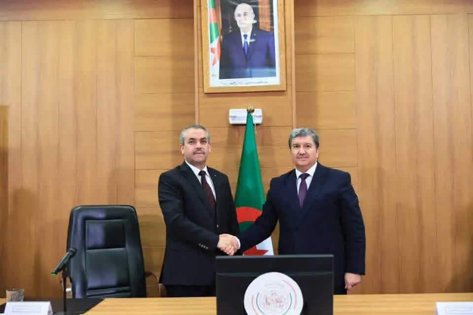 وزيرا الاتصال والتربية يشرفان على يوم تكويني للصحفيين المهتمين بالتربية