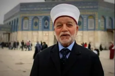 لمدة 6 أشهر.. إبعاد مفتي القدس عن الأقصى بقرار احتلالي