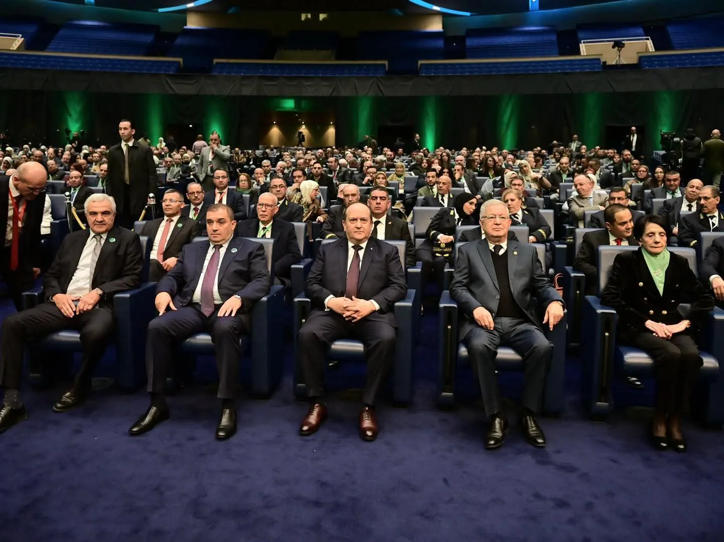 الوزير الأول يفتتح ملتقى “الأمن القانوني وأثره على التنمية الاقتصادية”