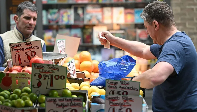 التضخم في بريطانيا يسجل أعلى مستوى منذ أكثر من عام بسبب ارتفاع الفواتير
