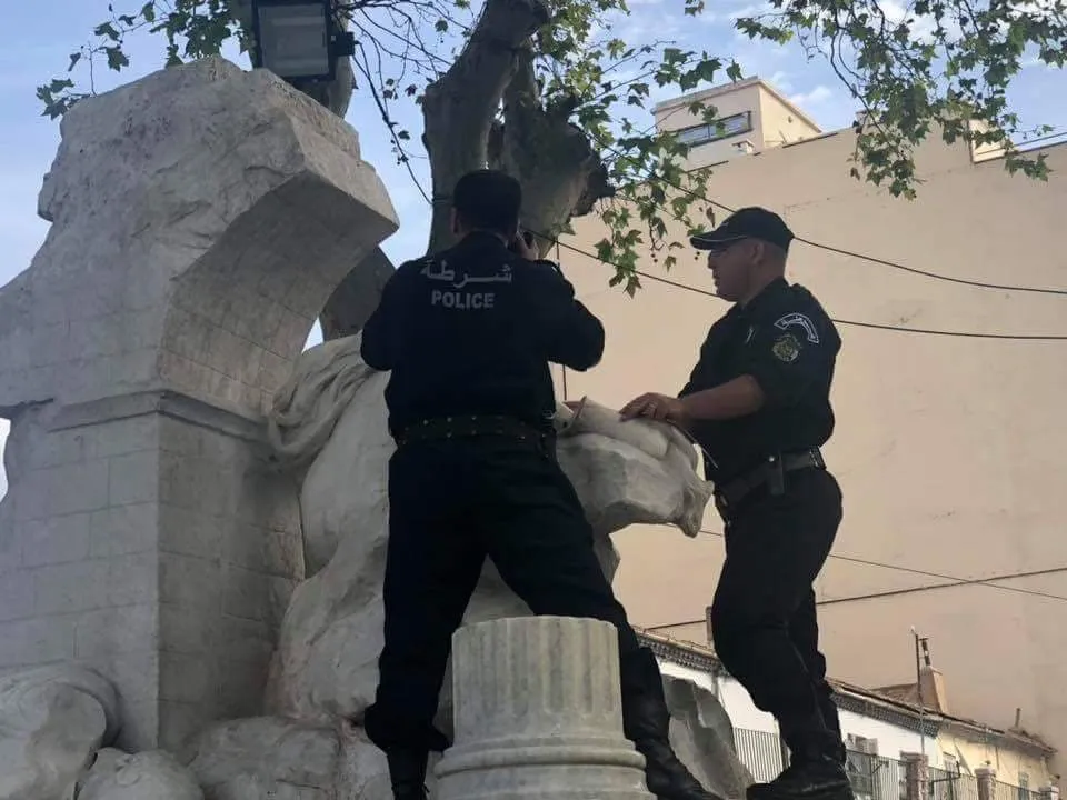 ترميم معلم عين الفوارة بعد الاعتداء عليه