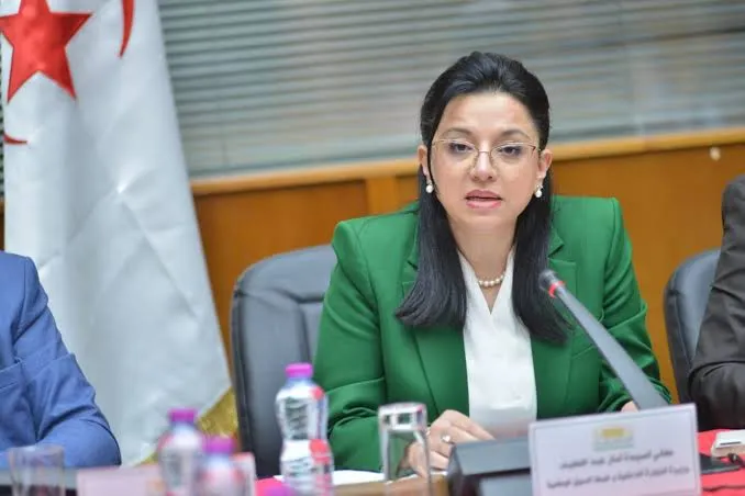 وزيرة التجارة الداخلية تهنئ الشعب الجزائري بمناسبة ذكرى اندلاع الثورة