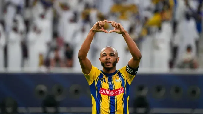 ياسين براهيمي يتوج بكأس قطر رفقة الغرافة