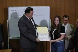 اختتام دورة تكوينية باللغة الإنجليزية لفائدة الصحفيين