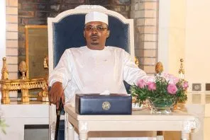 الرئيس التشادي يطلع على المرافق الدينية والثقافية لجامع الجزائر