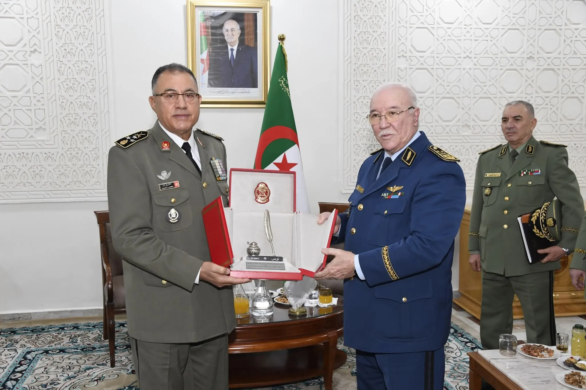 الجزائر تشيد بالنتائج الإيجابية للتعاون العسكري مع تونس