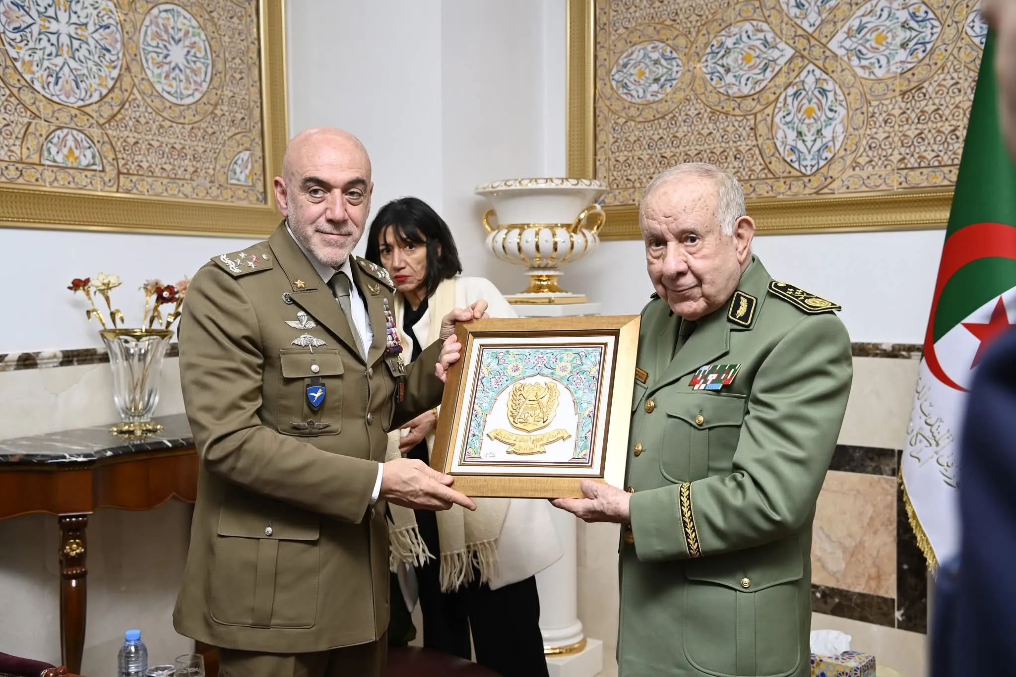 الفريق أول شنقريحة يستقبل رئيس أركان الجيش البري الإيطالي