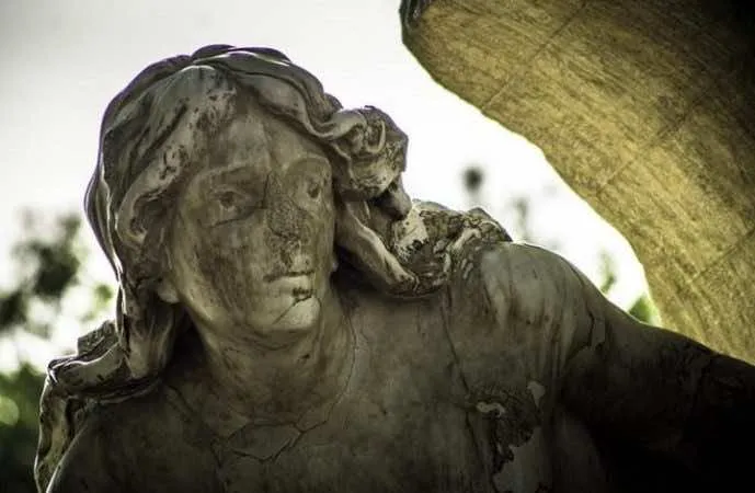 تمثال عين الفوارة يتعرض للتخريب للمرة الرابعة