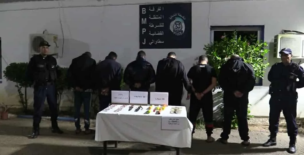 الإطاحة بعصابة تتاجر بالمؤثرات العقلية أمام محيط المؤسسات التربوية