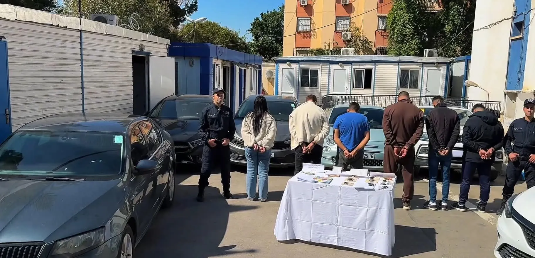 شرطة العاصمة تطيح بشبكة إجرامية منظمة وتسترجع 11مركبة مسروقة