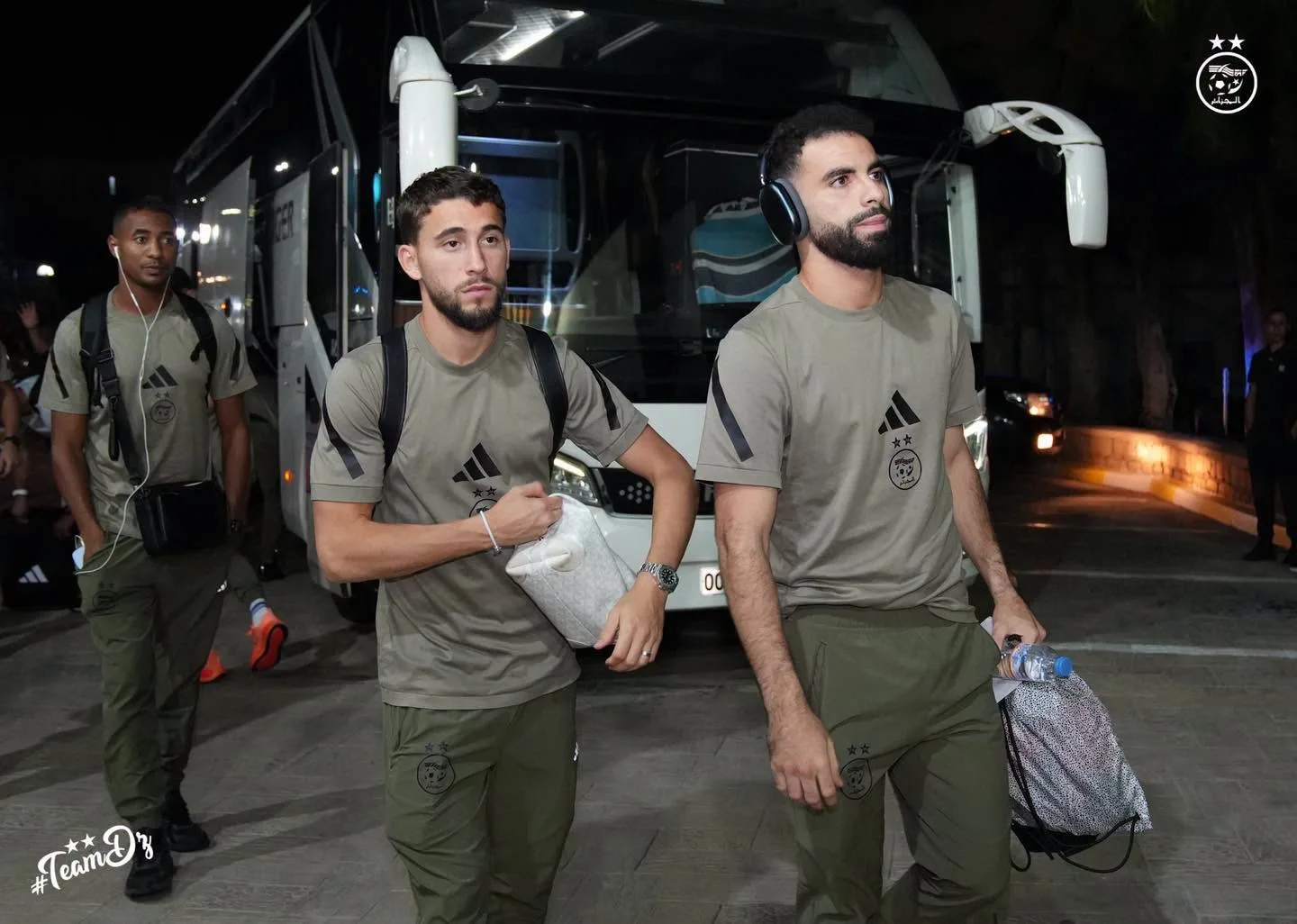المنتخب الوطني يحل بتيزي وزو استعدادا لمواجهة زامبيا