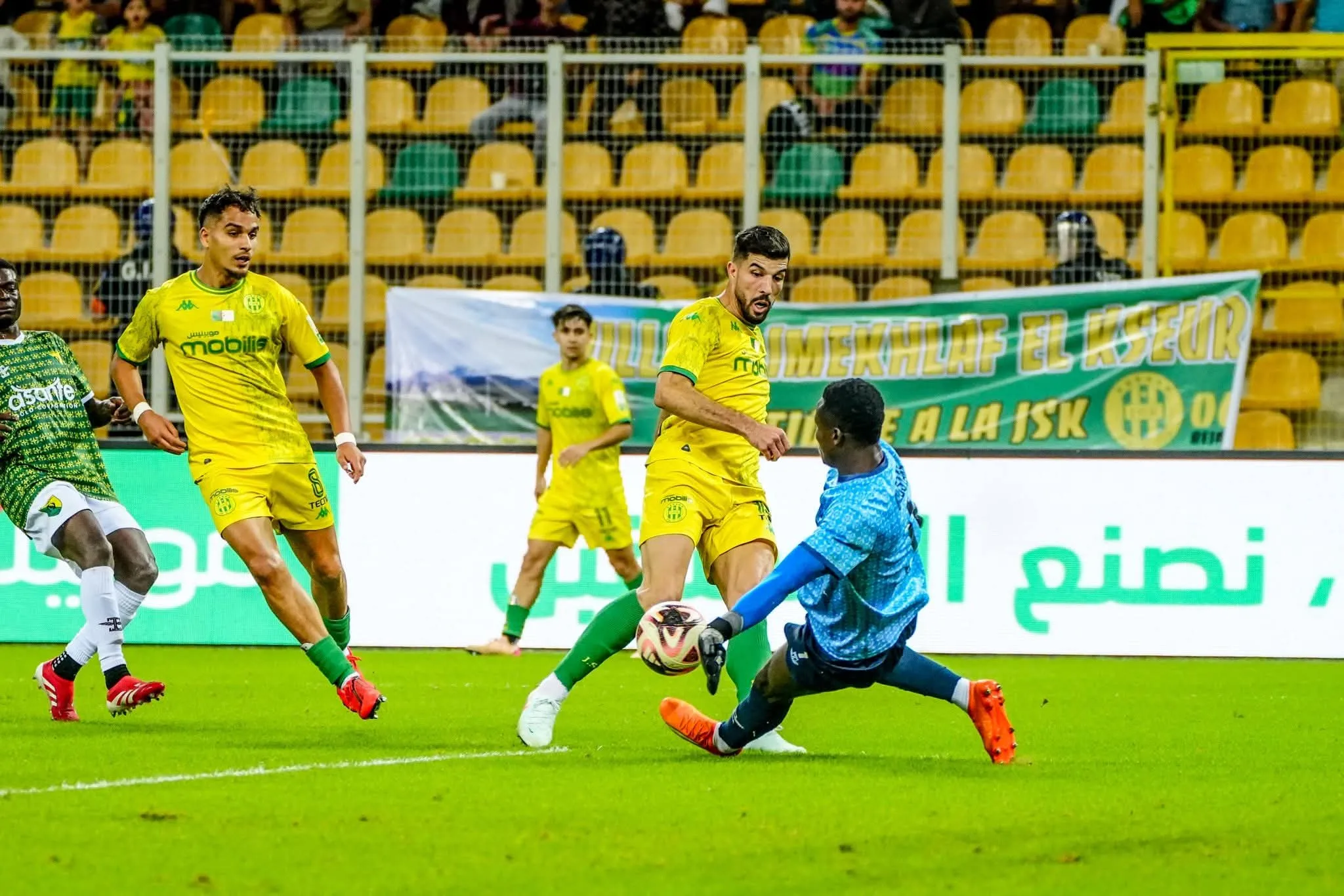 شبيبة القبائل تتأهل إلى الدور التمهيدي الثاني من دوري أبطال إفريقيا