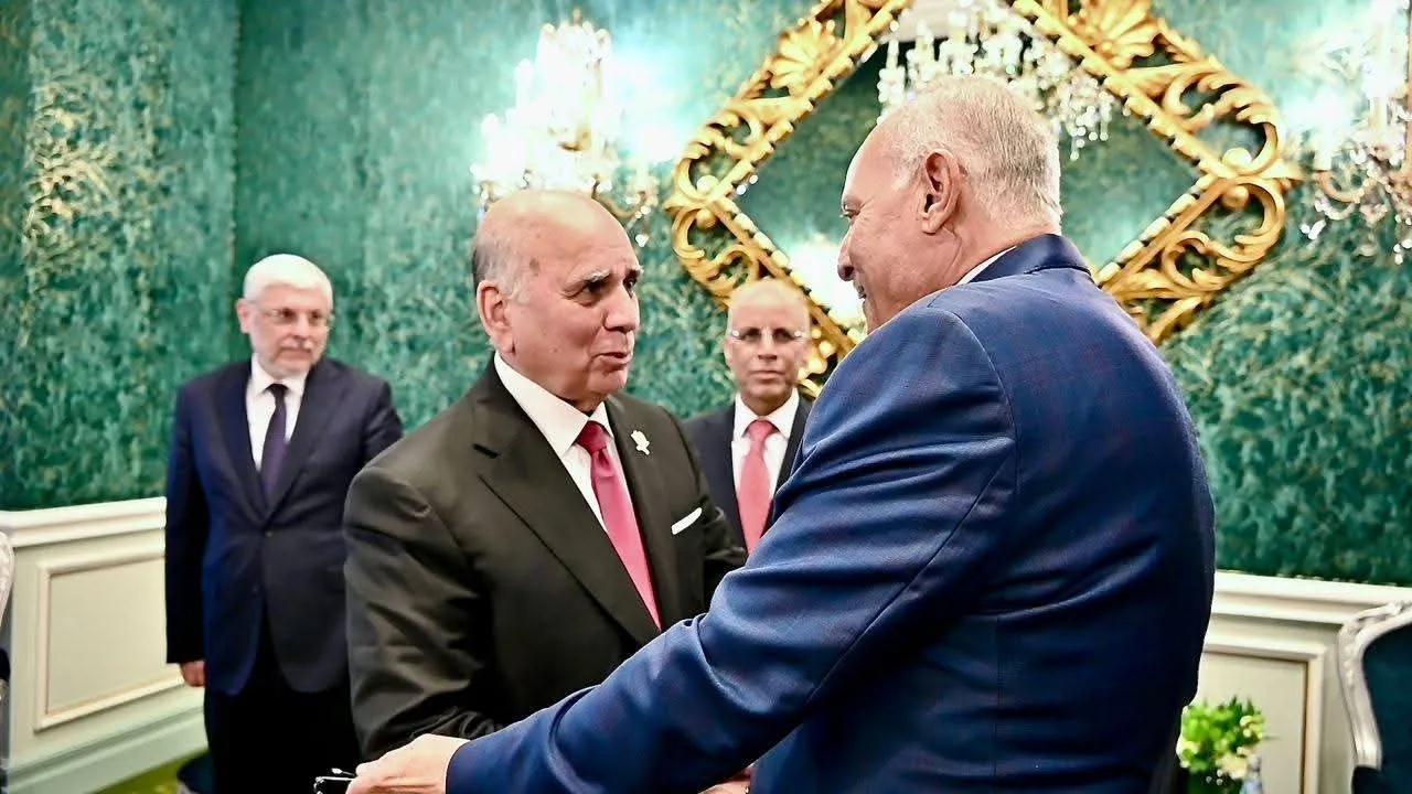 محادثات ثنائية بين عطاف ووزير خارجية جمهورية العراق