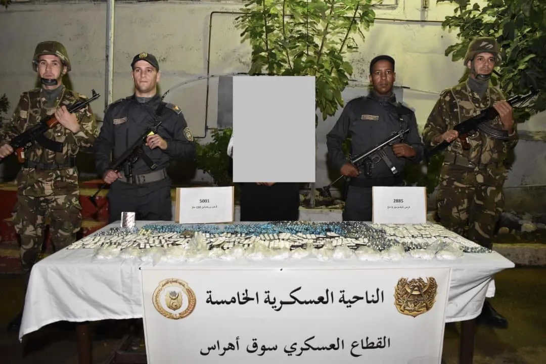 جمارك عنابة تحبط تهريب قرابة 8 آلاف قرص مهلوس