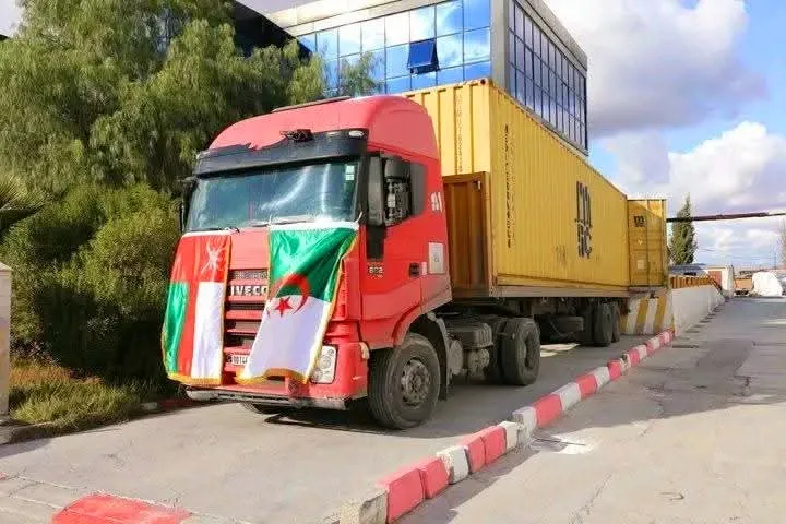 تصدير شحنة من المواد الصيدلانية نحو الصين وسلطنة عمان