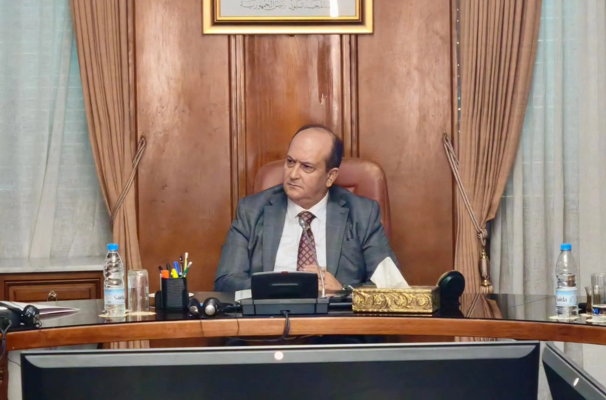 الوزير الأول يترأس إجتماعا للحكومة