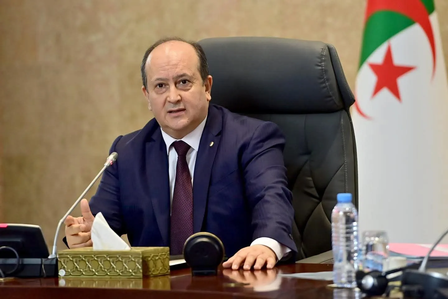 الجرائم المتعلقة بالمخدرات.. الوزير الأول يترأس اجتماعا للحكومة