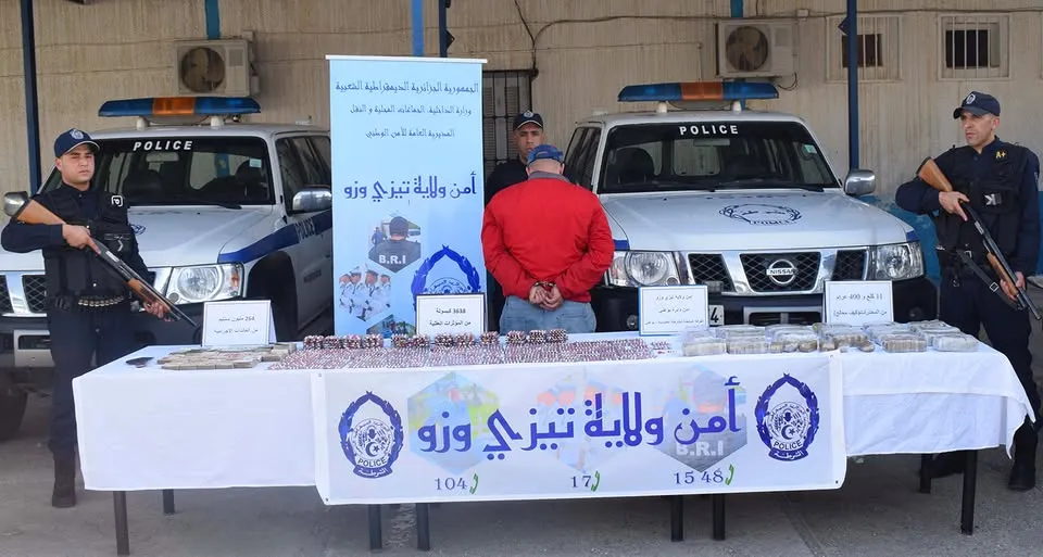 تيزي وزو: حجز 11 كلغ كيف و3638 كبسولة من المؤثرات العقلية