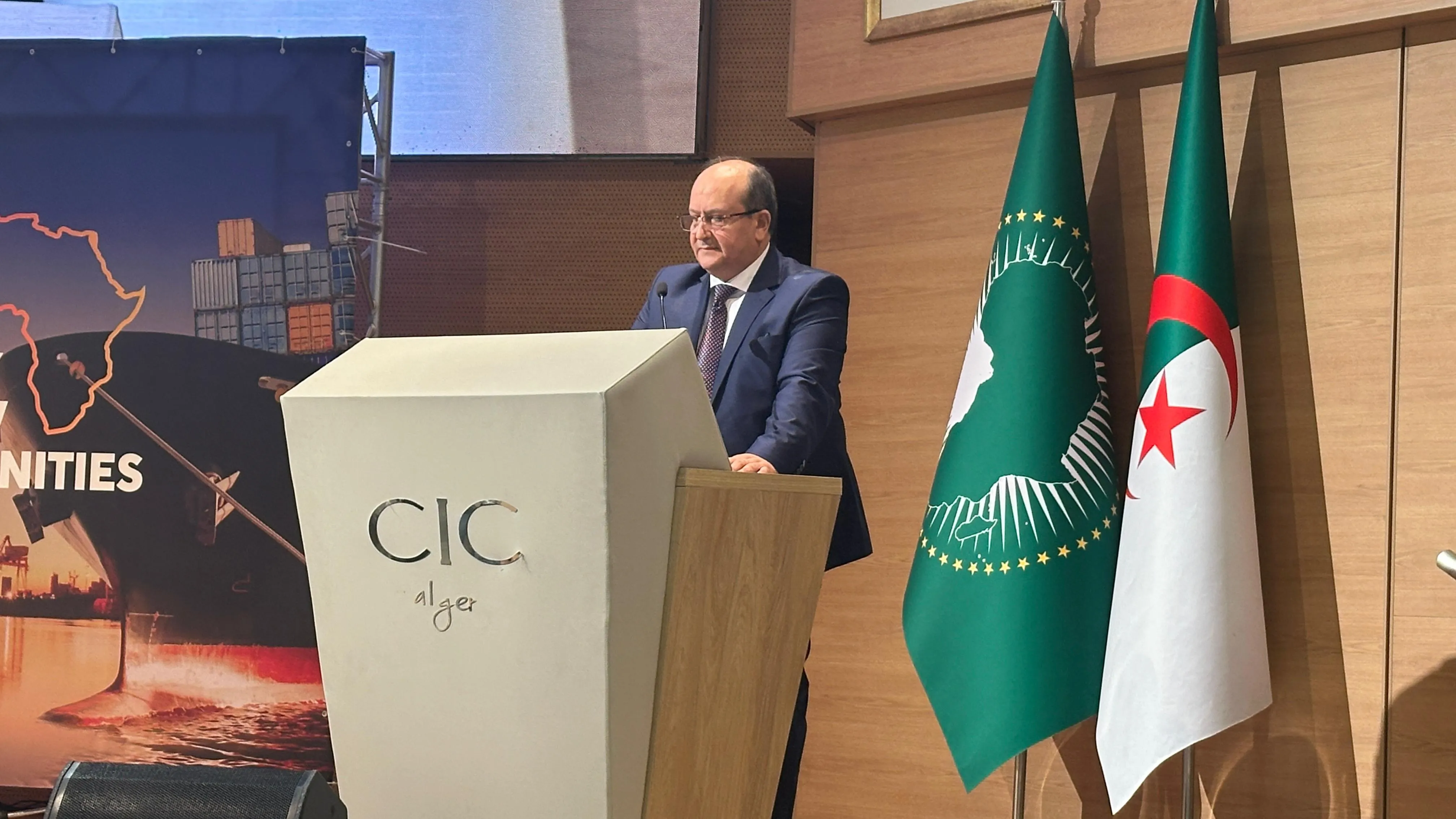 الوزير الأول بالنيابة: الجزائر تولي مكانة خاصة لجاليتها الوطنية في الخارج