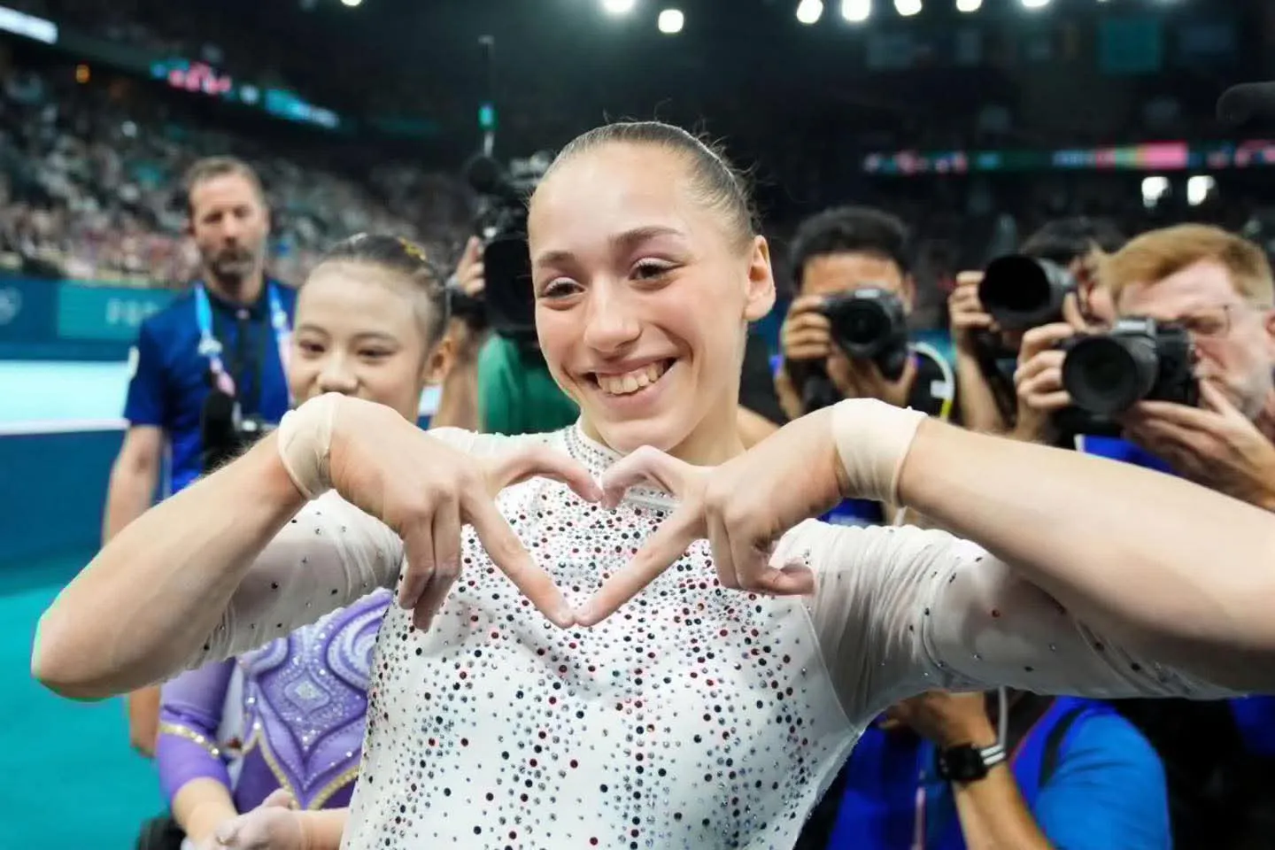 كيليا نمور تتوج بذهبية جديدة في اختصاص الحركات الأرضية