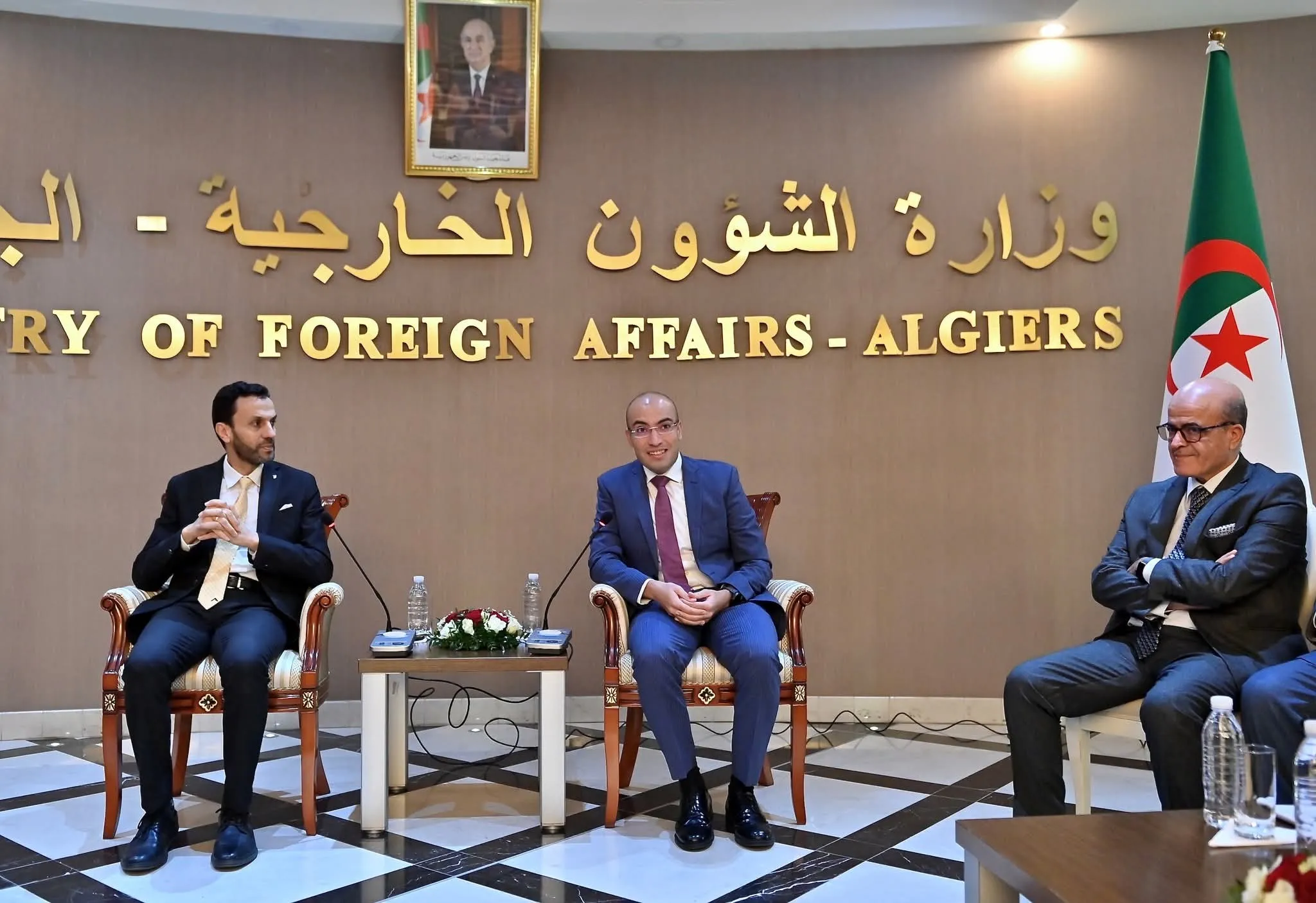 شايب يجتمع مع أفراد الجالية أصحاب المشاريع الاستثمارية
