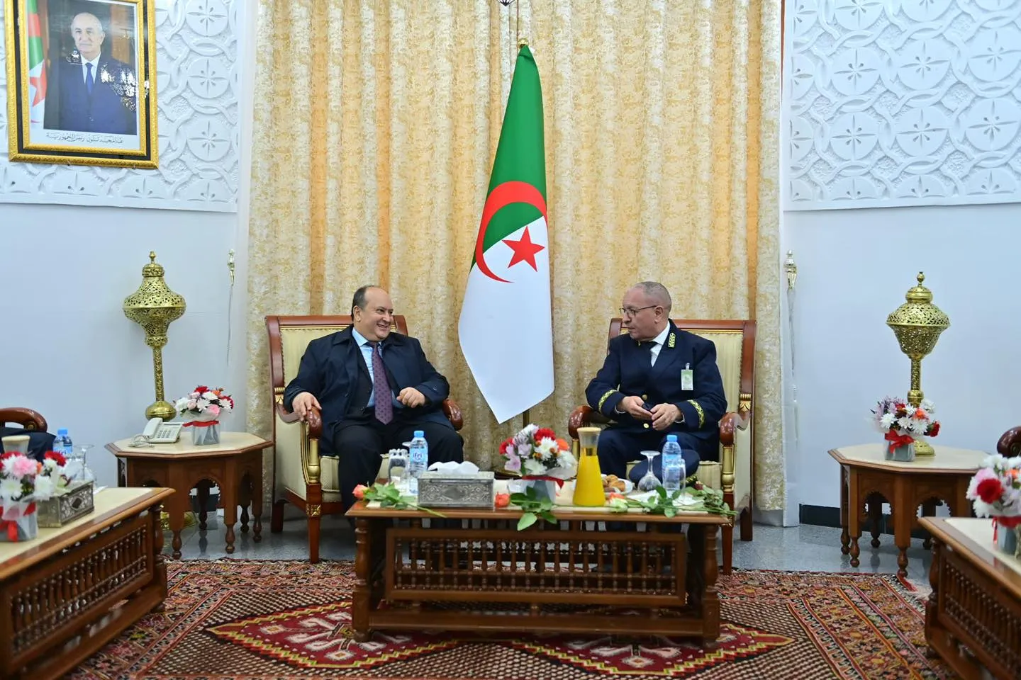 الوزير الأول يحل بقسنطينة للإشراف على مراسم الاحتفالية بجائزة أحسن مصدر
