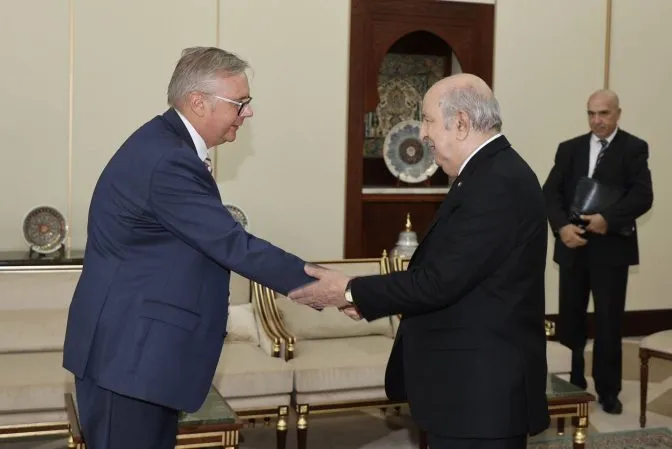 رئيس الجمهورية يستقبل سفير مملكة السويد