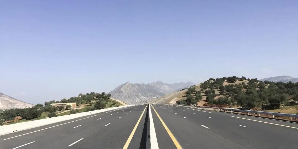 بجاية: فتح المقطع الرابط بين النقطة الكيلومترية 16 و11 أمام حركة المرور