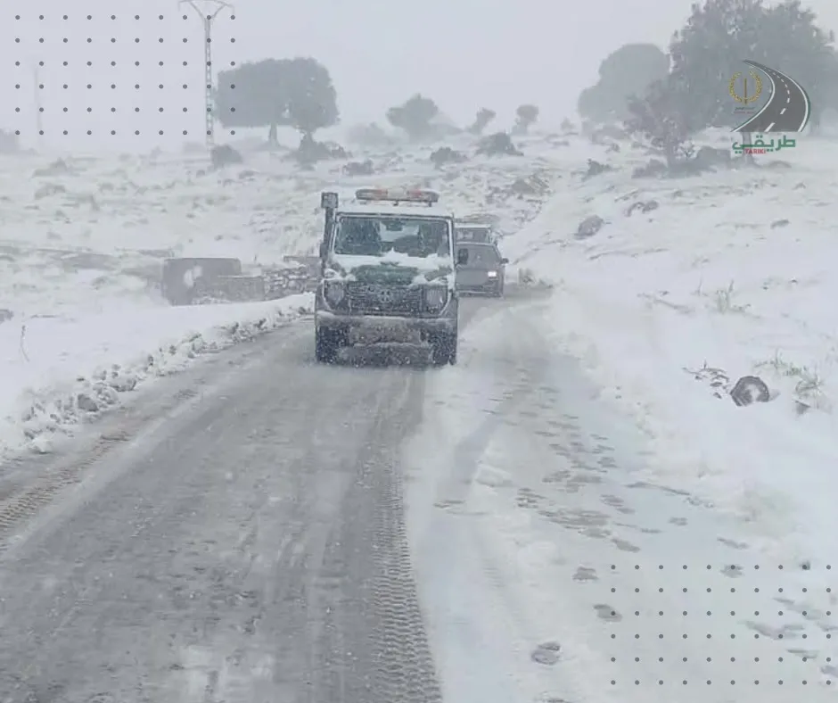 الثلوج تغلق العديد من الطرق الوطنية والولائية